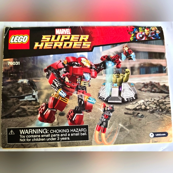 LEGO 76031  Marvel Super Heroes Set - Red and Blue like new book and all pieces - Picture 1 of 14